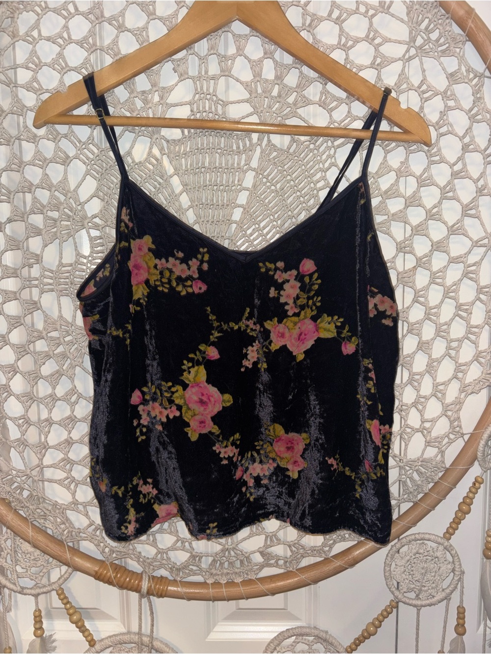 Victoria's Secret Velvet Floral Burnout Cami Size Large A00382